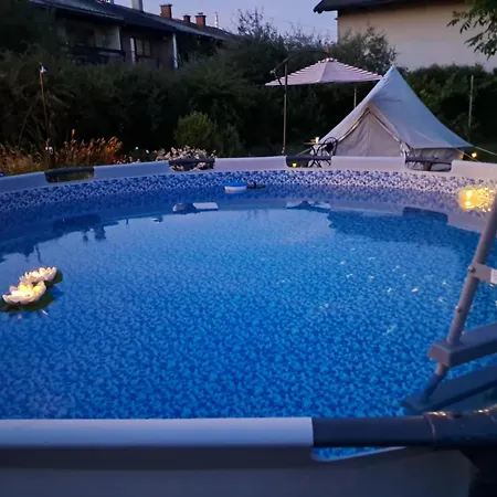 럭셔리텐트 Camp, Tent Jurta For 4 Guests, Ljubljana, Shared Bathroom And Outdoor Kitchen *